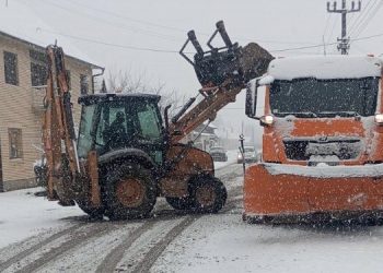 Зимска служба „Ковинског комуналца“ спремно дочекала прве снежне падавине