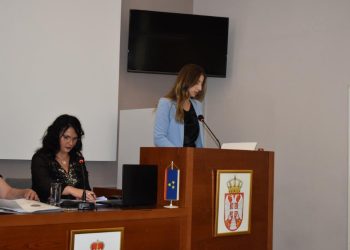 КОНСТИТУИСАНА НОВА ВЛАСТ: ВИОЛЕТА ОЦОКОЉИЋ ПРЕДСЕДНИЦА ОПШТИНЕ, САЊА ПЕТРОВИЋ НА ЧЕЛУ СКУПШТИНЕ ОПШТИНЕ