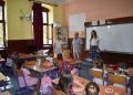ПРЕДСЕДНИЦА СА ПРВАЦИМА НА ПОЧЕТКУ НОВЕ ШКОЛСКЕ ГОДИНЕ